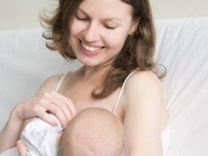 Oligosaccharide Sữa mẹ 2′fucosyllactose và Lacto-N-neotetraose trong Sữa công thức sơ sinh giúp thúc đẩy Hệ vi sinh Đường ruột gần giống với trẻ bú mẹ  (news)