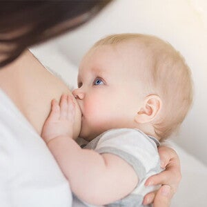 Mười bước để hỗ trợ thực hành nuôi con bằng sữa mẹ (news)