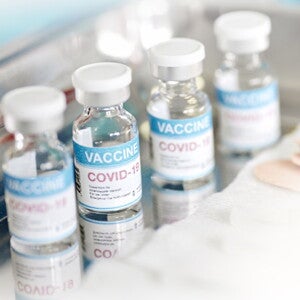 Tiêm-vaccine-ngừa-COVID-19-tăng-lượng-kháng-thể-trong-sữa-mẹ