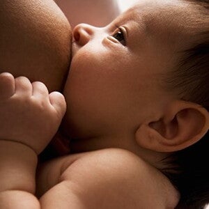 Oligosaccharide sữa mẹ, chứ không phải Galacto-oligosaccharide và Fructo-oligosaccharide, giúp điều hòa Tế bào Miễn dịch (news)